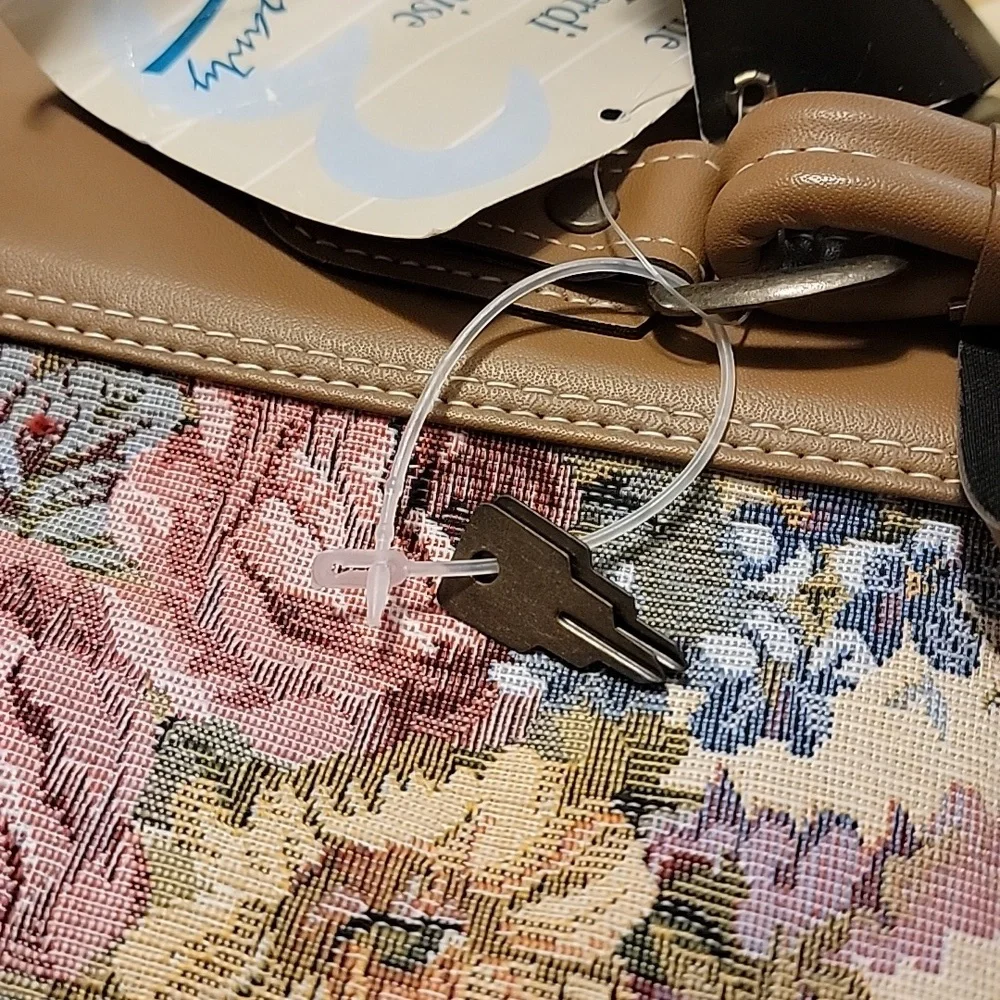 Vintage Verdi Hanging / Folding Luggage Bag Floral Pattern NWT